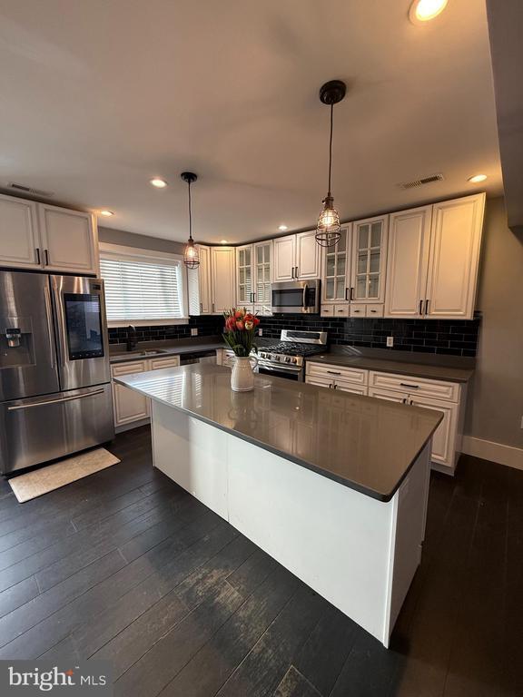 Photo - 2913 N St SE