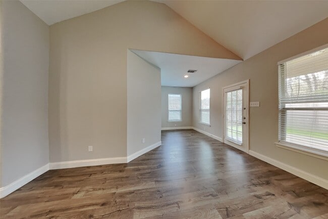 Photo - 6827 Kotlan Ct