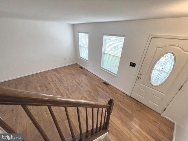 Photo - Enjoy easy living in this well kept 3 bedroom, 1.5 bath home.