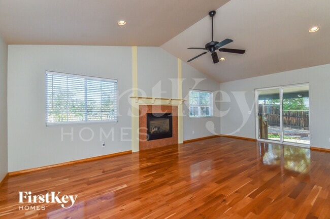 Photo - 8036 Oliver Rd