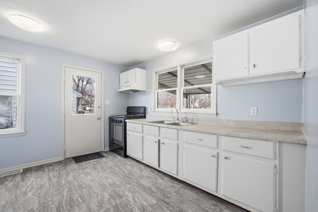 Photo - 2719 Dewey St