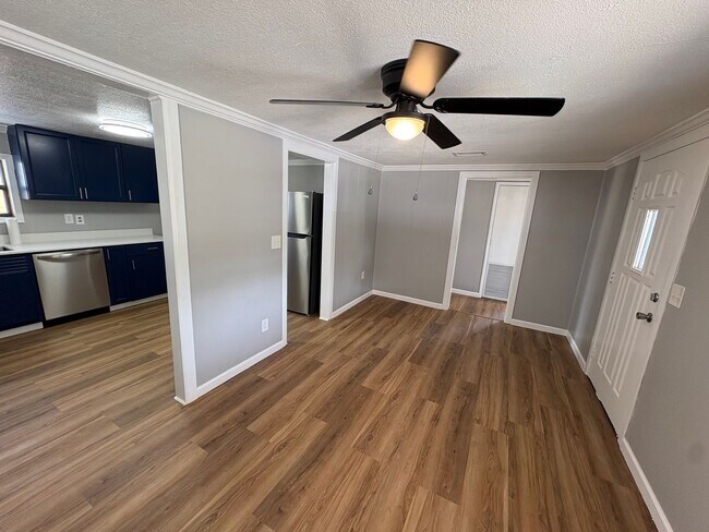 Photo - 2 Bed 1 Bath Single Family w/ Fenced Backyard