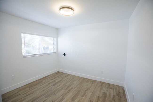 Photo - 1112 NE 17th Terrace Unidad 2