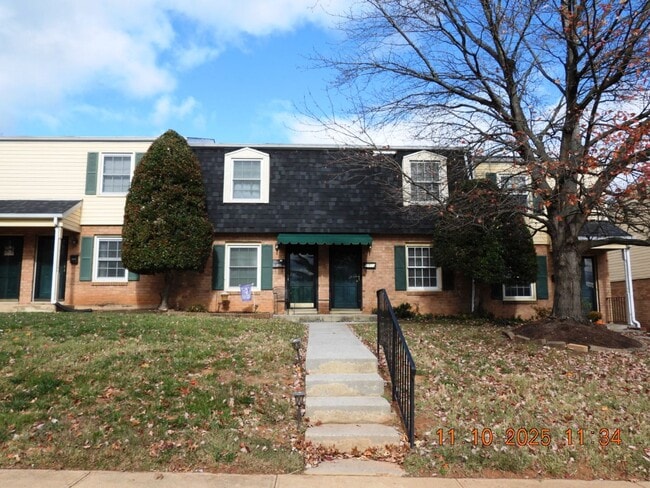 Building Photo - 1813 Bluemont Ave SW Unit Raleigh Place