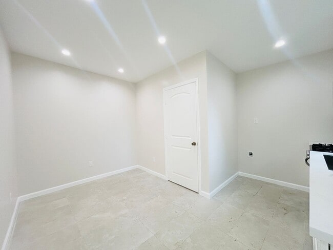 Photo - Sylvan Apartments Unit 8