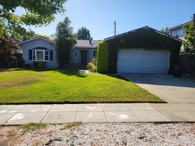 Building Photo - 756 Broadmoor Dr