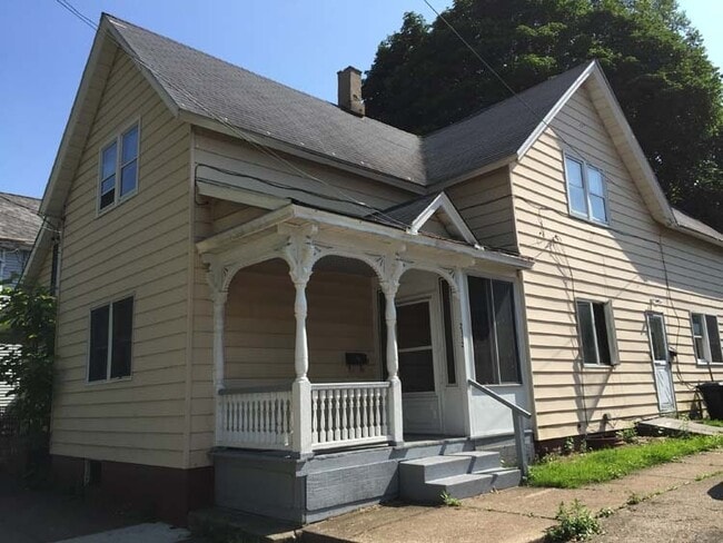 Building Photo - 2112 Liberty St