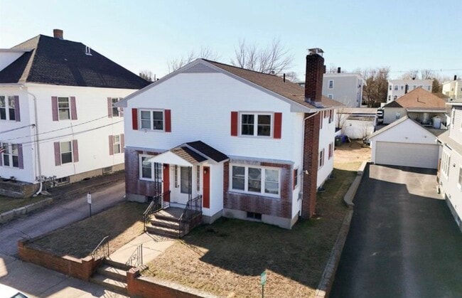 Building Photo - 747 Silver St Unit 2R