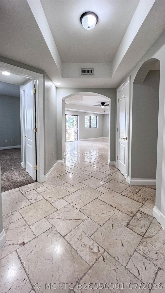 Building Photo - 4241 N Ocean Dr Unit 101