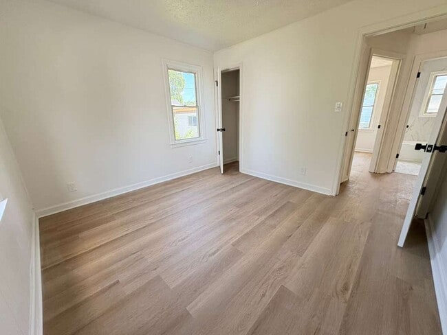 Photo - Seelbach Ave.