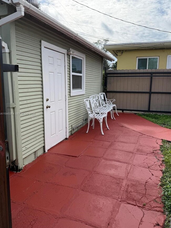 Photo - 4152 SW 13th St Unit .