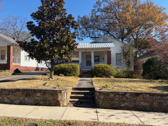 Building Photo - 2017 N Garfield St