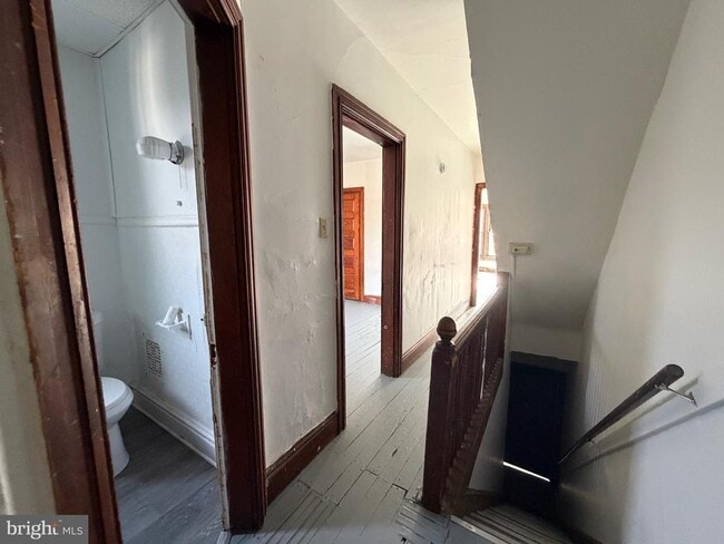 Photo - 347 E King St