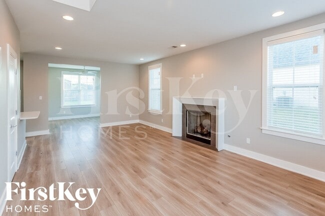 Photo - 6355 Nesting Dove