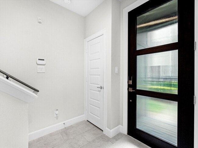 Photo - 2727 Clinton Dr