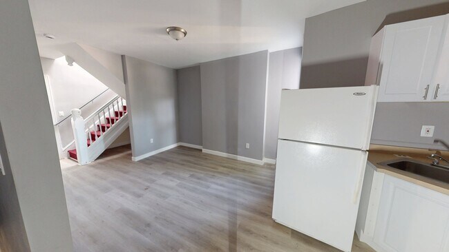 Photo - 203 Spring St Unit 2