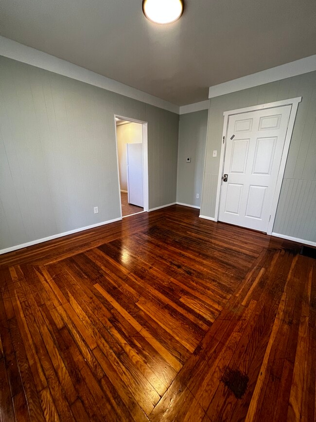 Living rm - 4414 Ivanhoe Ave Unit 3