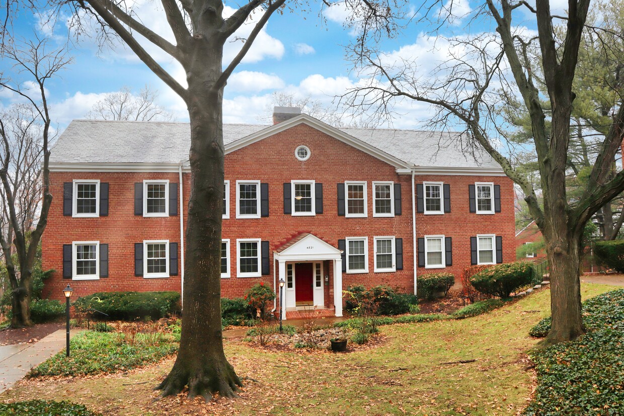 Top floor unit to the right - 4821 28th St S (Arlington, VA)