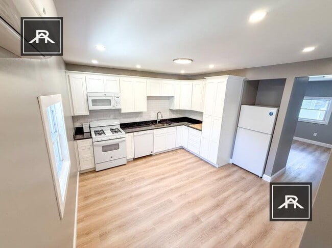 Photo - 2 bedroom in Waltham MA 02453