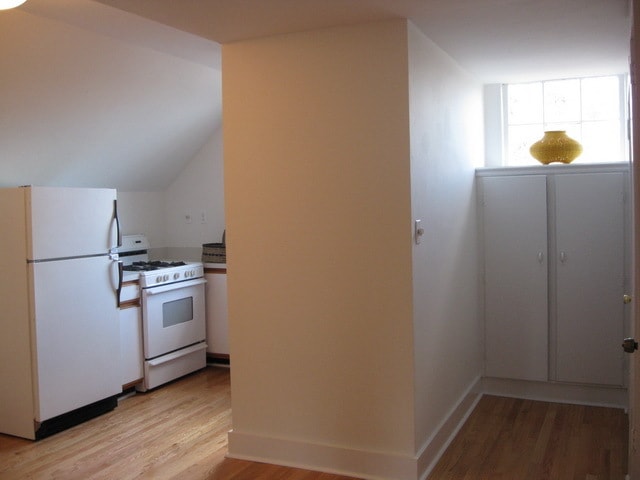 Photo - 76 Gertrude Pl Unit Carriage House