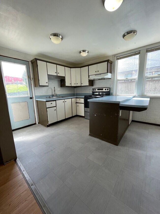 Photo - 3 Bedroom 2 Bathroom Home in Fantastic Location