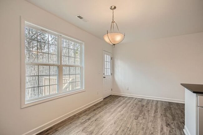 Photo - Like new house in nice Concord location!!