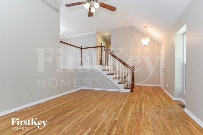 Photo - 8617 Stearns St