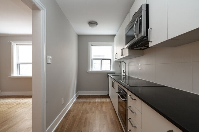 Building Photo - 145 Arlington Avenue Unit 7