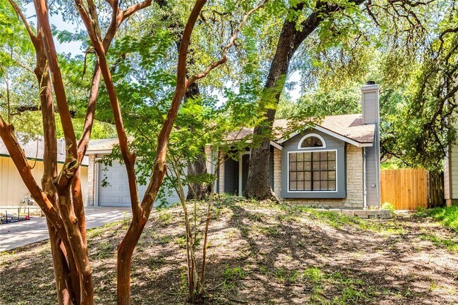 Photo - 907 Isernia Dr