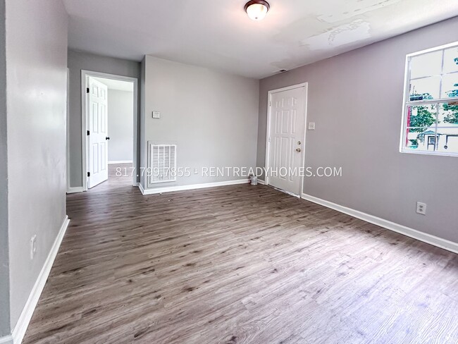 Photo - 1420 Rayfield Dr