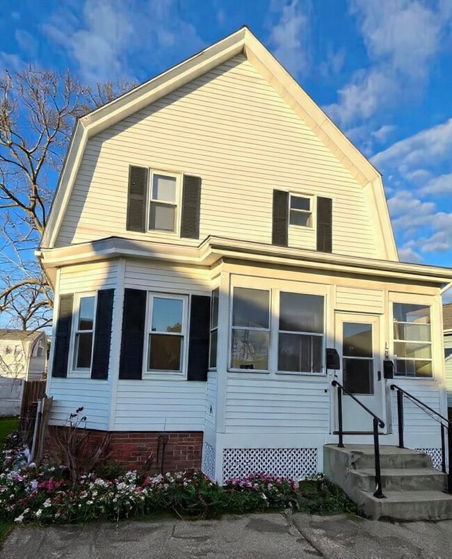 Photo - 137 Worcester Ave Unit 1