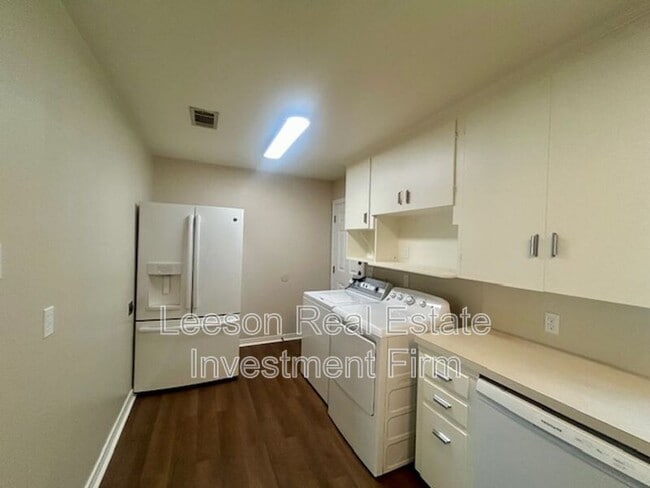 Photo - 154 Southfield Rd