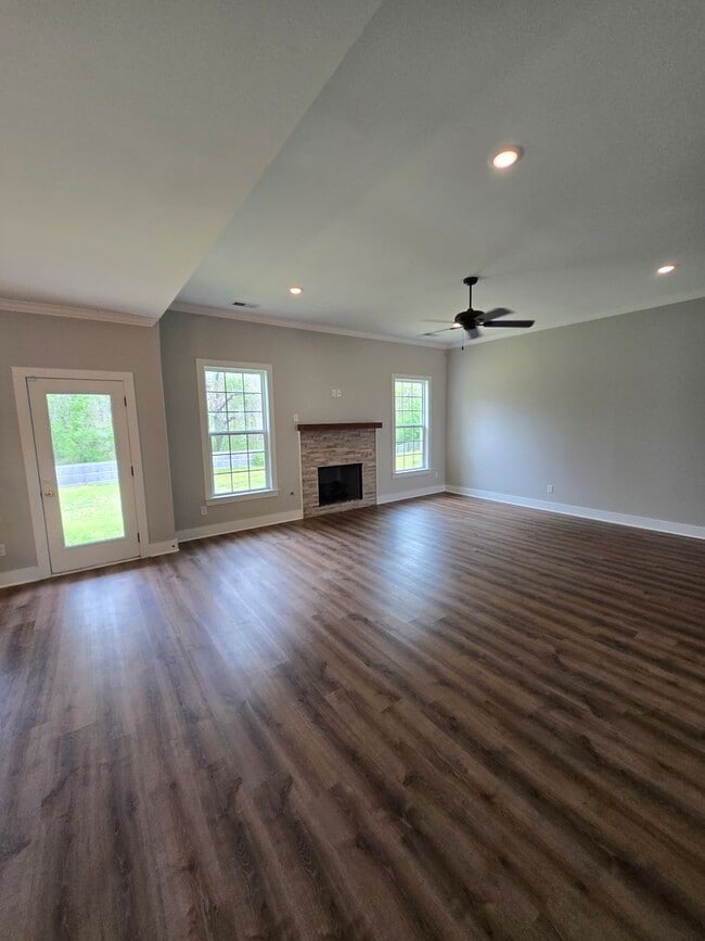 Photo - Modern and Spacious 4 bedroom home in Olive Branch for Lease
