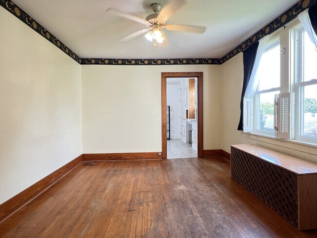 1550 W 3rd St Unit 1