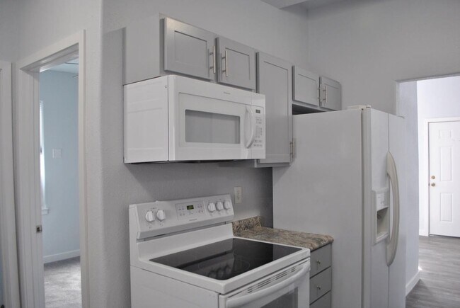 Photo - 202 1/2 Cedar