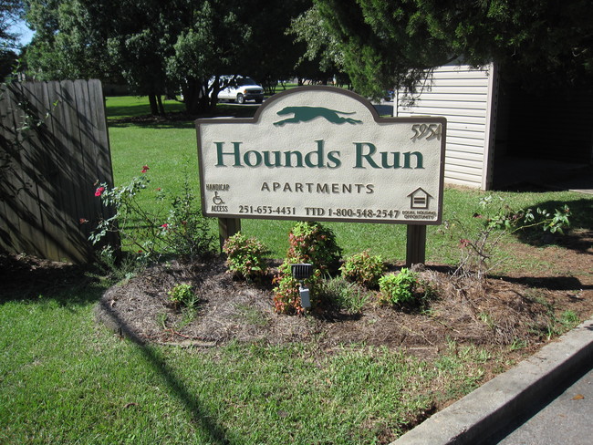 Hounds Run I & II - Hounds Run I & II Apartments