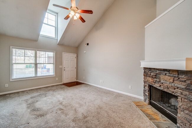 Photo - 137 Cypress Ct