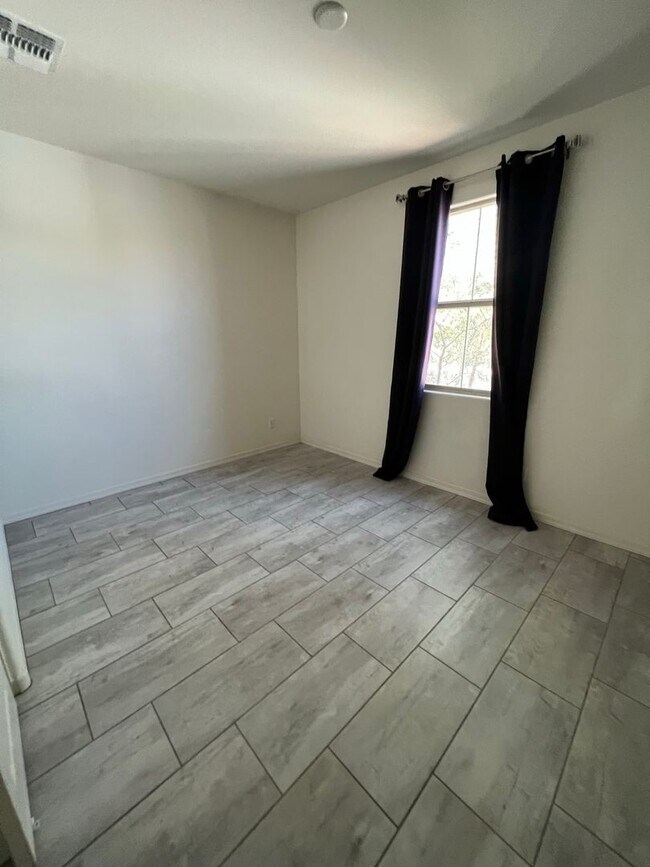 Photo - 5407 S 18th Pl