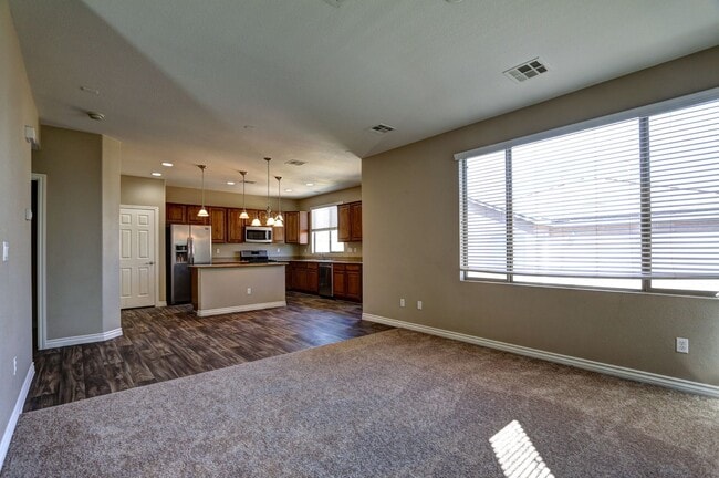 Photo - 7226 Regent Pond St