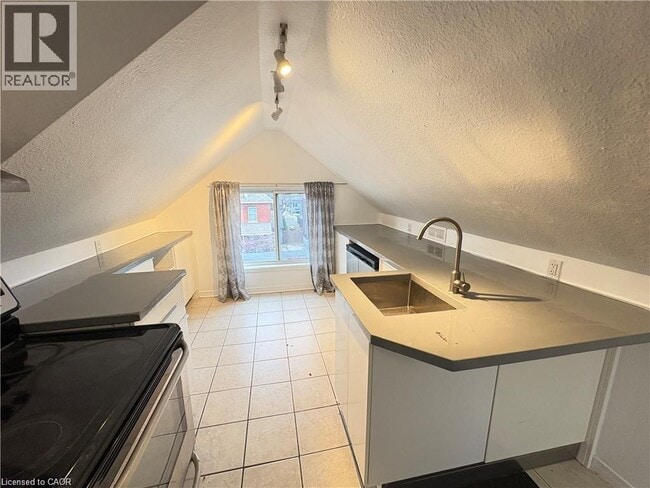 Photo - 41 Fairview Ave Unit 3