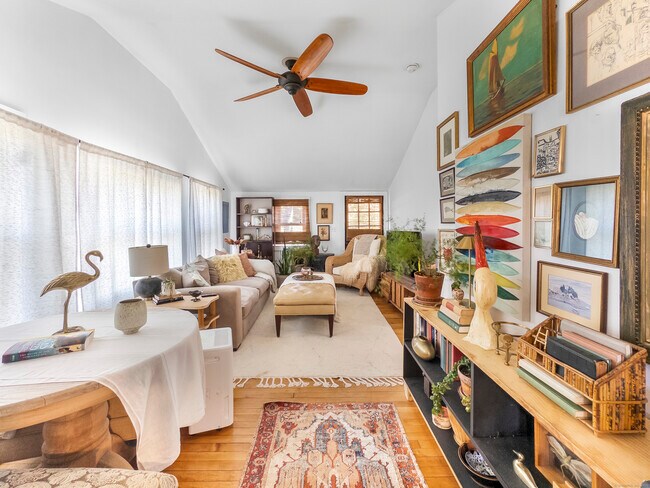 Photo - 944 Totoket Rd