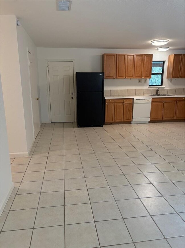 Photo - 105 Sendero Blvd