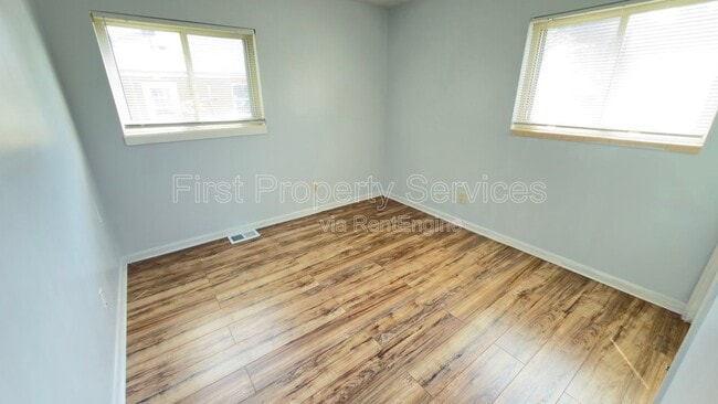 Photo - 400 N Clark Blvd Unit 1