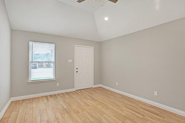 Photo - 5217 Sherman St