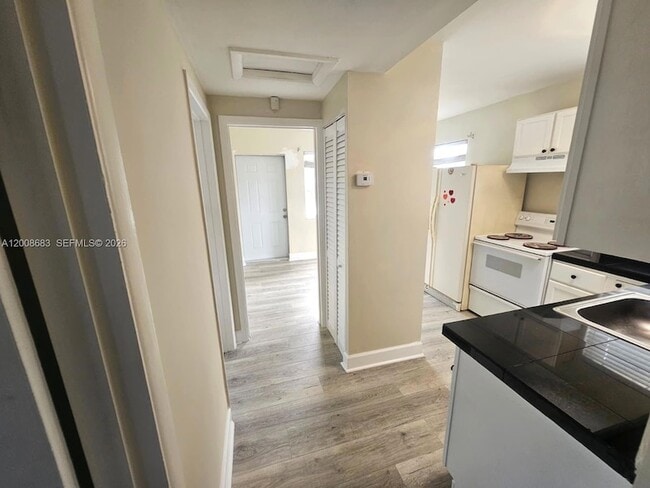 Photo - 10790 SW 46th St