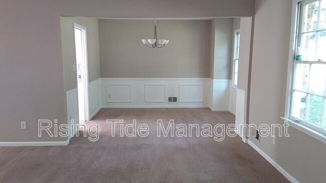 Photo - 1248 Old Oak Cir