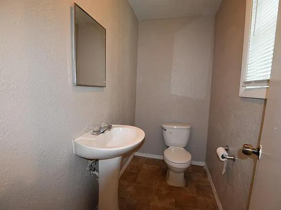 Photo - 117 E Louis St House