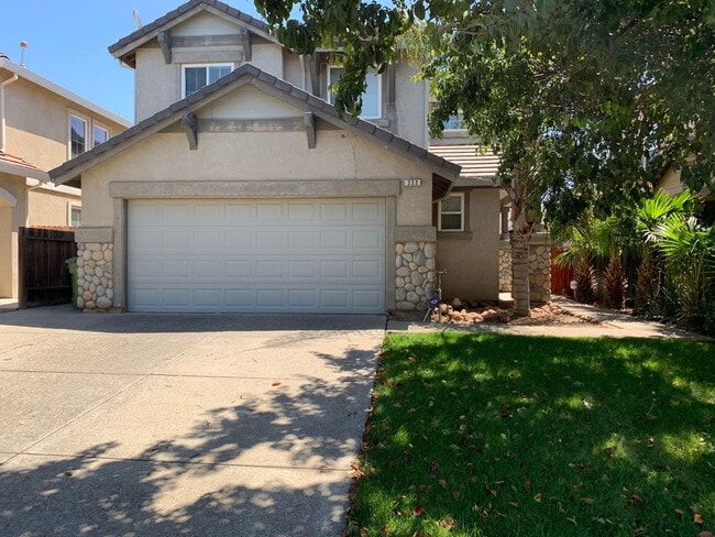Building Photo - Beautiful 3 Bedroom, 2.5 Brentwood Home