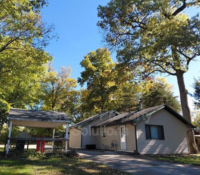 Building Photo - 13949 Lauerman St