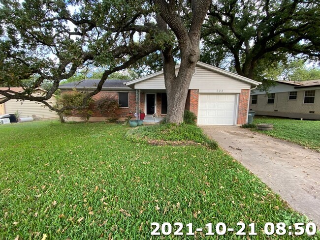 Building Photo - 708 Shady Ln Rental